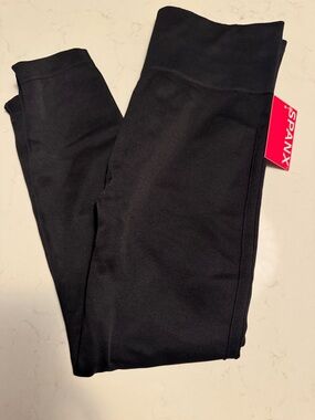 SPANX SpanxShape PETITE Black Ribbed Seamless Leggings